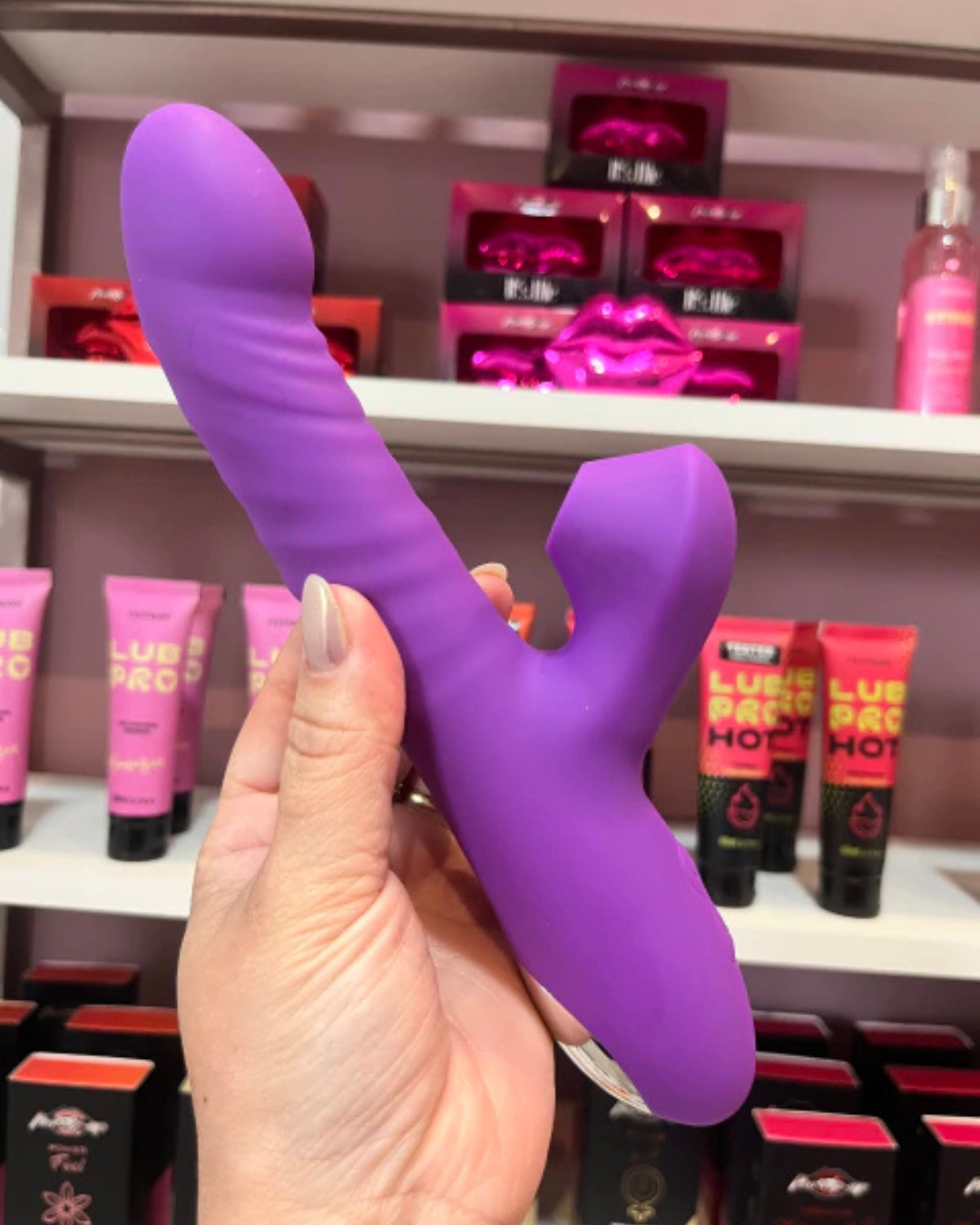 VIBRADOR E SUGADOR COM VAI E VEM