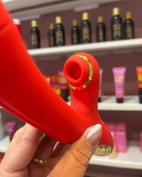 VIBRADOR VAI E VEM COM LINGUA E SUGADOR