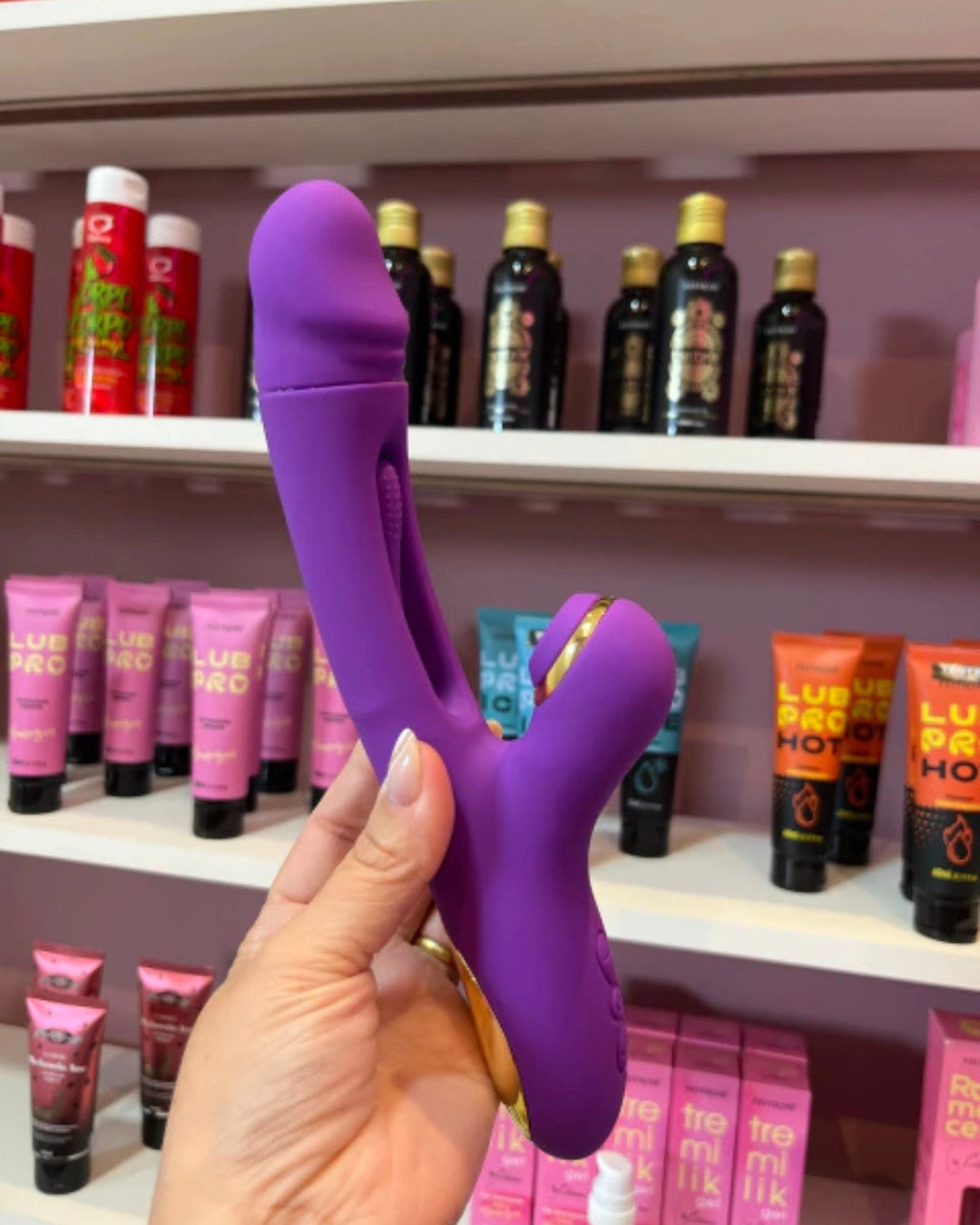 VIBRADOR VAI E VEM COM LINGUA E SUGADOR